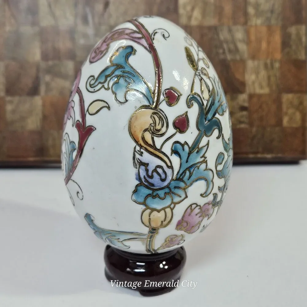 Vtg Chinese Asian Etched Hand Painted White Moriage Porcelain Egg Wooden Stand